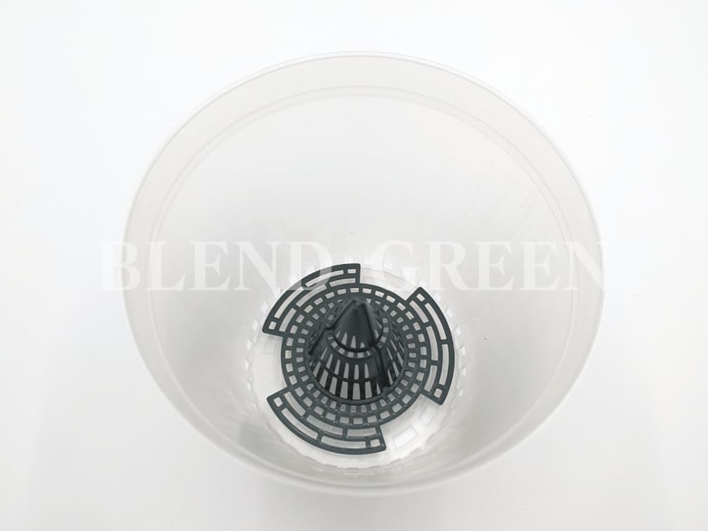 半透明プラスチック鉢に鉢底ネット（ガーデンタワー）